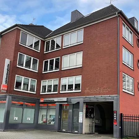 Haus Am Bahnhof * Дуйсбург